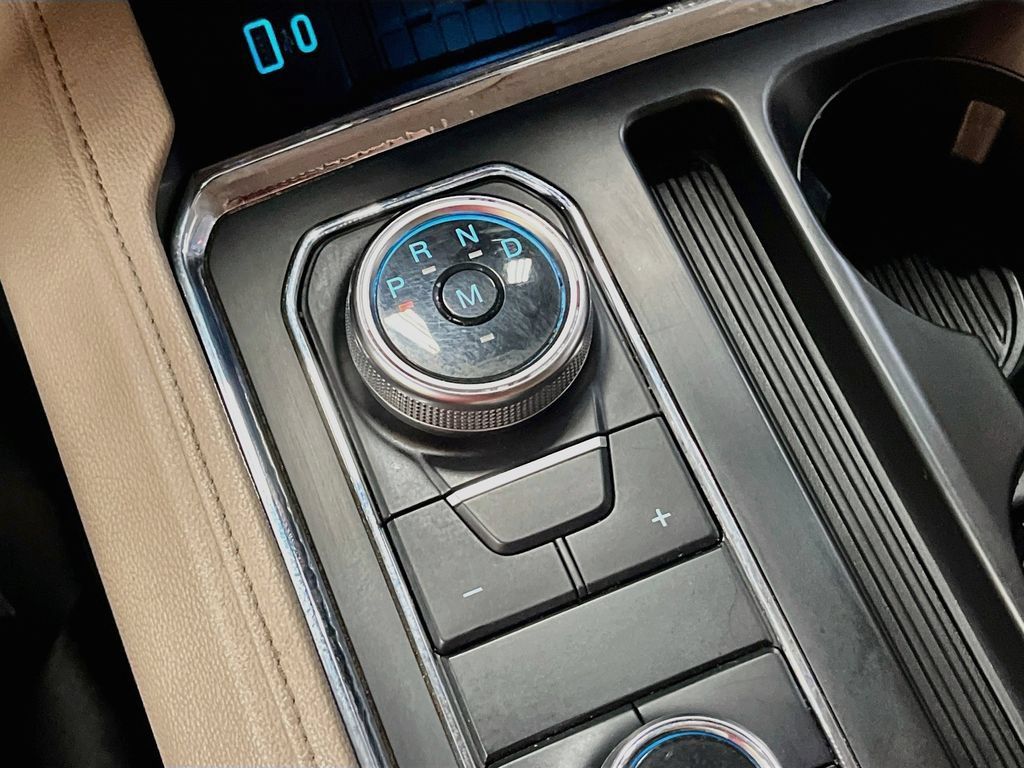 Used 2024 Ford Expedition XLT AWD/4WD image 17