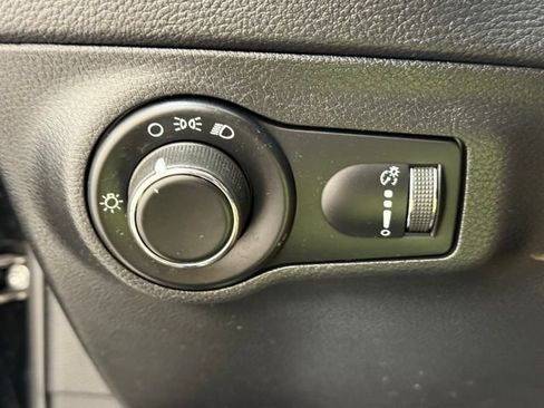 Used 2021 Jeep Compass Sport image 31