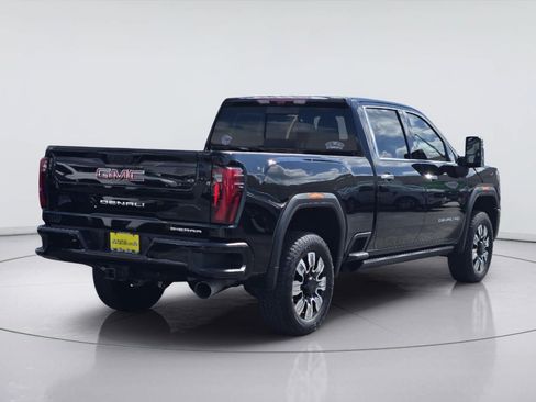 Used 2025 GMC Sierra 2500 Denali w/ Denali Reserve Package AWD/4WD image 8