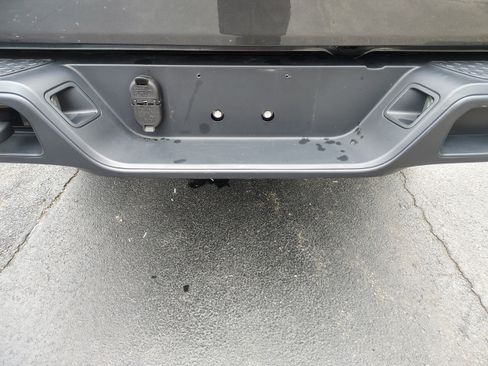 Certified 2024 Jeep Gladiator Sport AWD/4WD image 11