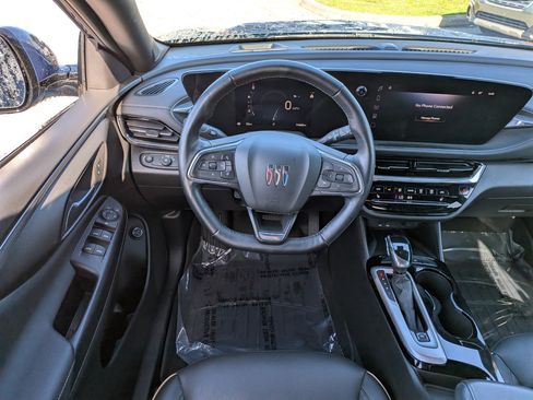 Used 2025 Buick Envista Avenir FWD image 18