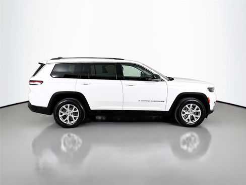 Used 2022 Jeep Grand Cherokee L Limited image 9