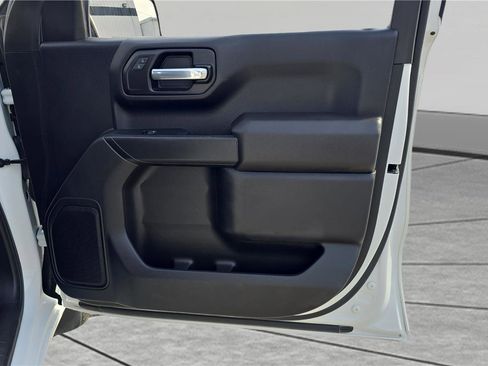 Used 2023 Chevrolet Silverado 1500 Custom image 24