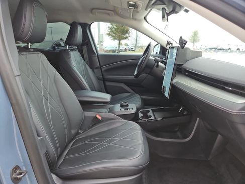 Used 2023 Ford Mustang Mach-E Select image 21