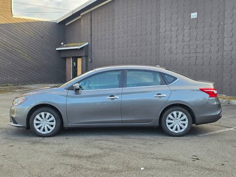 Used 2017 Nissan Sentra SV FWD image 4