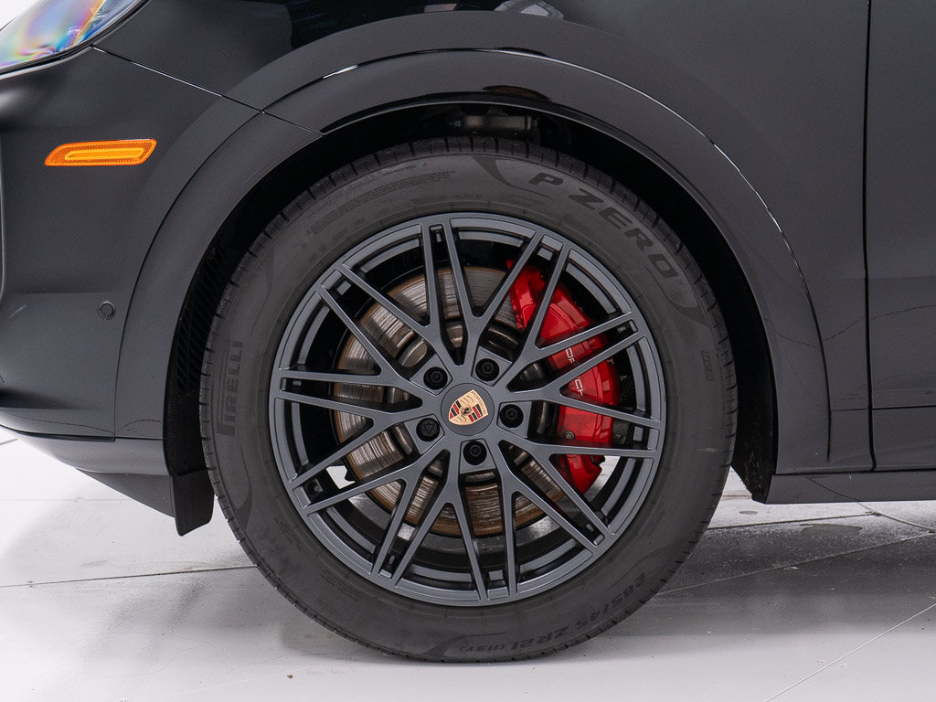 Used 2026 Porsche Cayenne GTS AWD/4WD image 41
