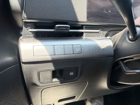 Used 2025 Hyundai Kona SEL AWD/4WD image 27
