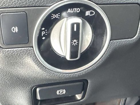 Used 2019 Mercedes-Benz CLA 250 image 23