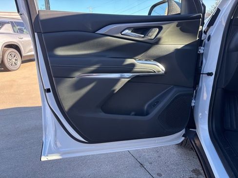 New 2026 Chevrolet Traverse LT image 7