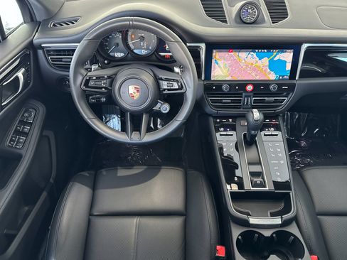 Certified 2026 Porsche Macan AWD/4WD image 15