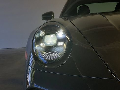 Certified 2022 Porsche 911 Turbo AWD/4WD image 9
