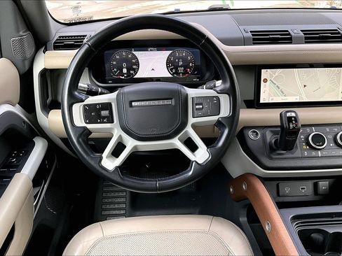 Used 2020 Land Rover Defender 110 HSE image 4