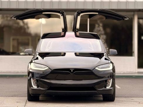 Used 2017 Tesla Model X 100D image 3