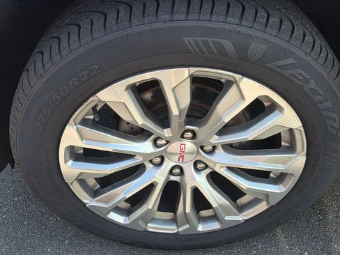 Used 2023 GMC Yukon XL Denali AWD/4WD image 11