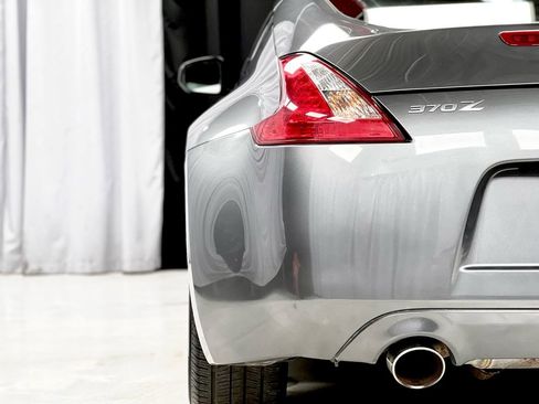 Used 2017 Nissan 370Z Touring image 14
