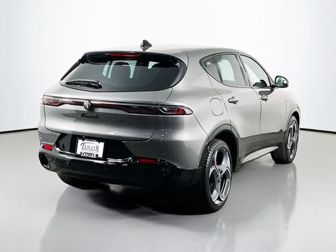 New 2026 Alfa Romeo Tonale w/ Quick Order Package 23H Volce AWD/4WD image 7