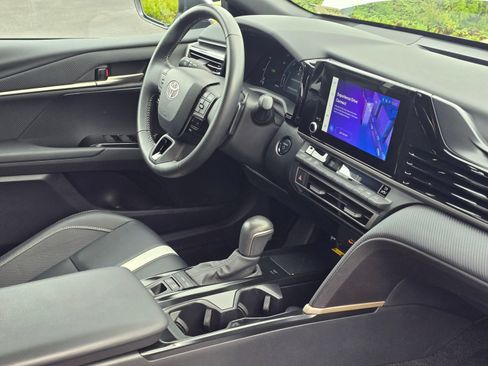 Used 2025 Toyota Camry SE FWD image 26