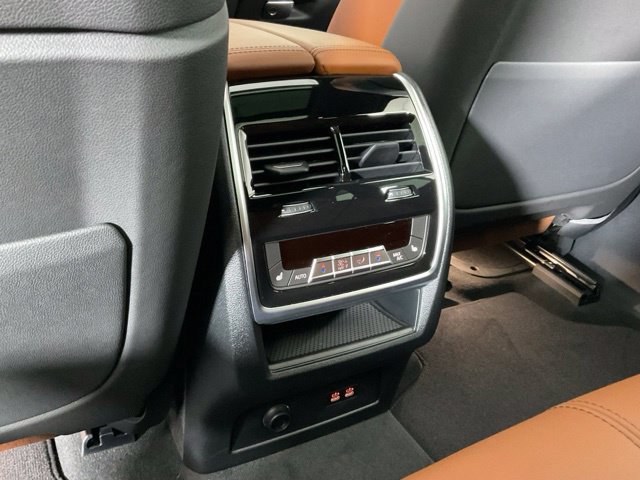 Certified 2026 BMW X5 xDrive40i w/ M Sport Package AWD/4WD image 24