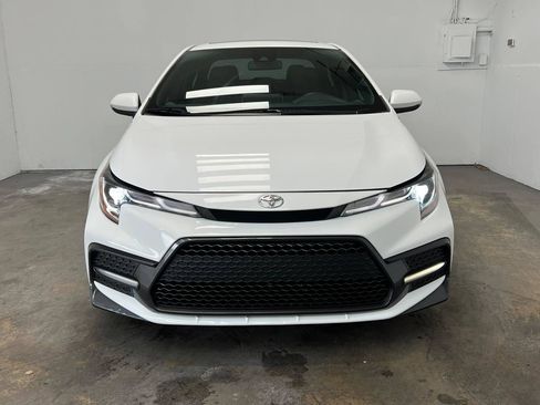 Used 2020 Toyota Corolla SE FWD image 2