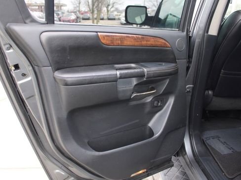 Used 2013 Nissan Armada Platinum image 28