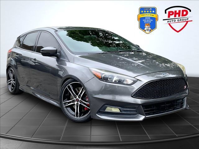 Used 2015 Ford Focus ST w/ Equipment Group 402A FWD image 1
