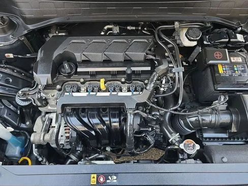 Used 2023 Hyundai Venue SEL image 18