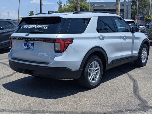 New 2026 Ford Explorer Active RWD image 2