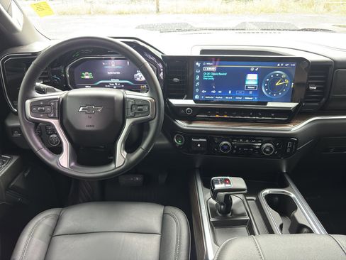 Used 2024 Chevrolet Silverado 1500 LT Trail Boss w/ LT Trail Boss Premium Package image 32