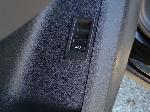 Used 2025 Audi Q5 Premium Plus w/ Premium Plus image 20