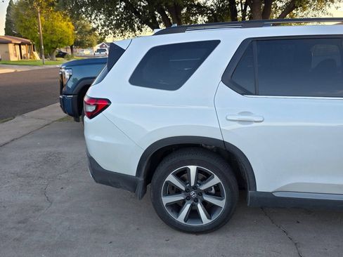 Used 2025 Honda Pilot Elite image 4