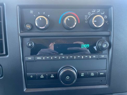 Used 2023 GMC Savana 3500 LS w/ Chrome Appearance Package image 36