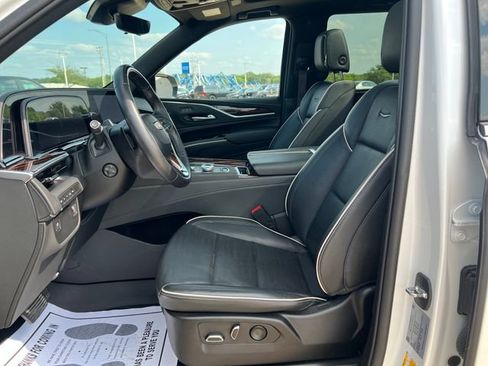 Certified 2022 Cadillac Escalade Premium Luxury AWD/4WD image 19