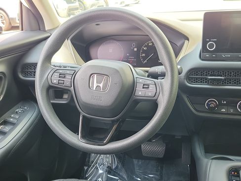 Used 2024 Honda HR-V LX image 17