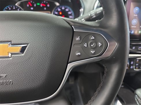 Used 2023 Chevrolet Traverse LT w/ Rear Camera Mirror Package image 19