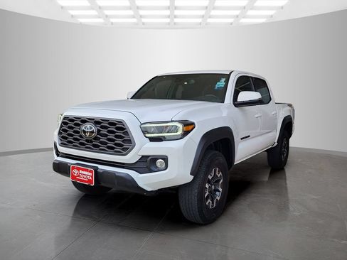 Used 2021 Toyota Tacoma TRD Off-Road w/ Technology Package AWD/4WD image 9