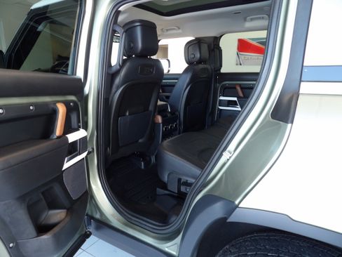 Used 2020 Land Rover Defender 110 HSE image 25