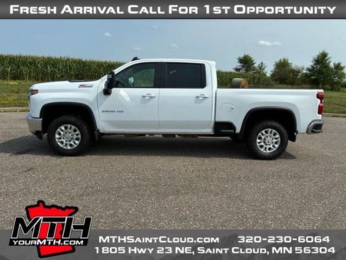Used 2023 Chevrolet Silverado 3500 LT w/ Convenience Package AWD/4WD image 5