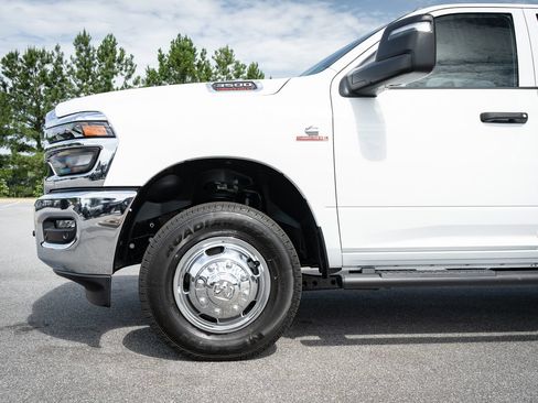 New 2026 RAM 3500 Tradesman AWD/4WD image 4