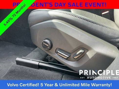 Certified 2025 Volvo XC60 B5 Core image 27