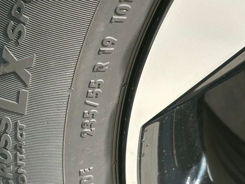 Used 2025 Kia Sorento EX image 8