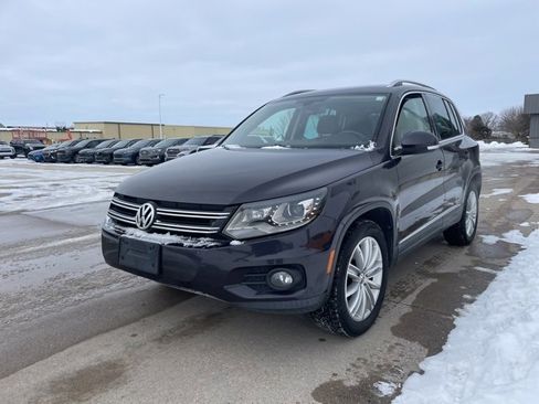 Used 2016 Volkswagen Tiguan SE image 3