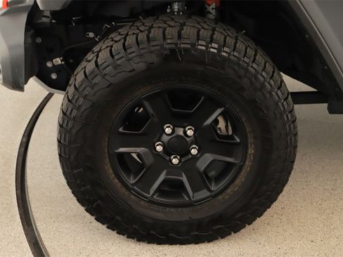 Used 2023 Jeep Gladiator Mojave w/ Cold Weather Group image 29