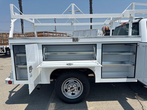 New 2025 Ford F350 XL w/ XL Chrome Package image 19