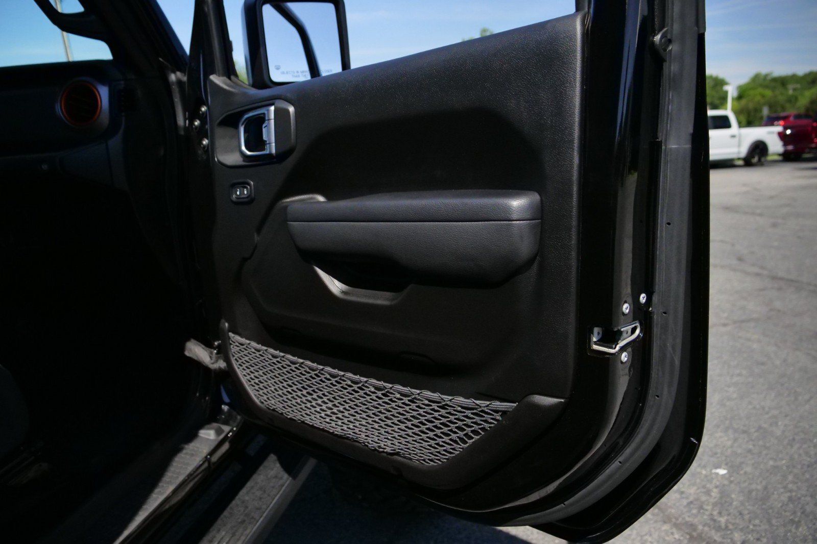 Used 2023 Jeep Gladiator Mojave w/ Cold Weather Group AWD/4WD image 50