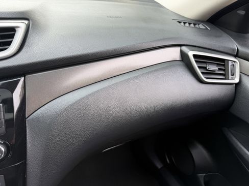 Used 2014 Nissan Rogue SV w/ SV Premium Package FWD image 29
