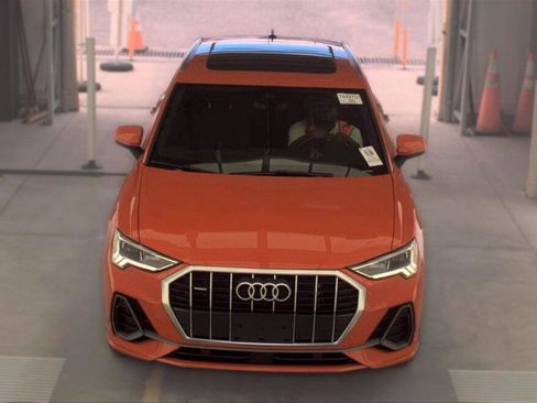 Used 2025 Audi Q3 2.0T Premium AWD/4WD image 8