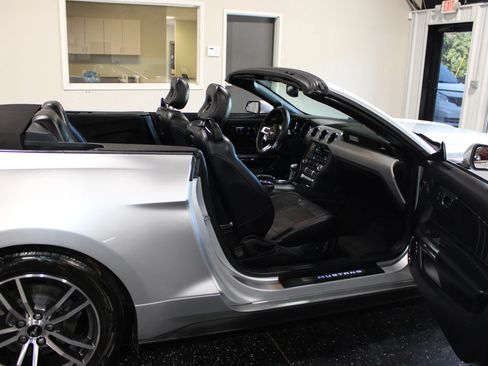 Used 2016 Ford Mustang Premium RWD image 36