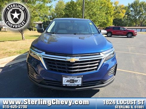 Used 2022 Chevrolet Equinox LS image 2