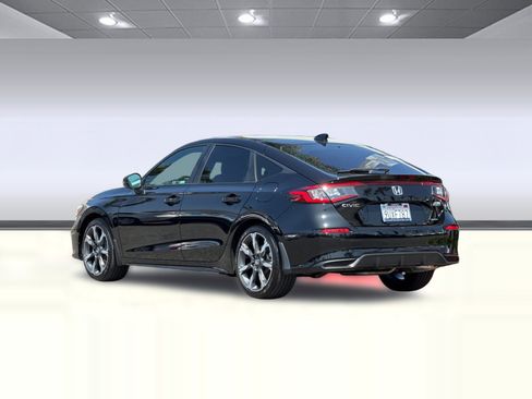Used 2025 Honda Civic Sport Touring image 3