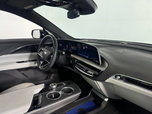 Used 2024 Cadillac Lyriq Luxury RWD image 30